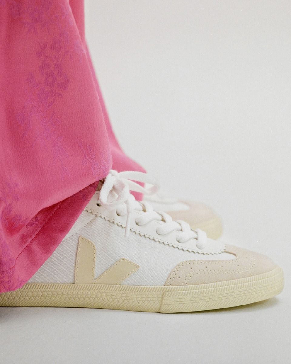 VEJA VOLLEY CANVAS WHITE_PIERRE Prime Timers